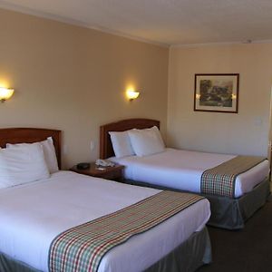 Queen Room Two Queen Beds Non-Smoking
